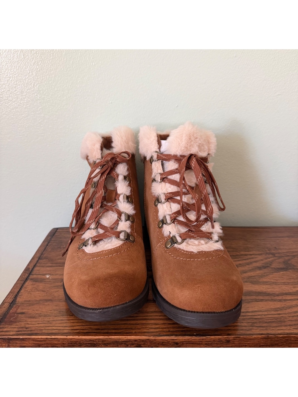 Earth Origins faux fur lace up/zip winter boots NWT